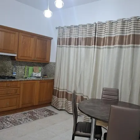 Qbajjar Heights Minutes Away From The Sea דירה