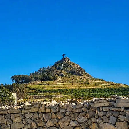 Qbajjar Heights Minutes Away From The Sea *